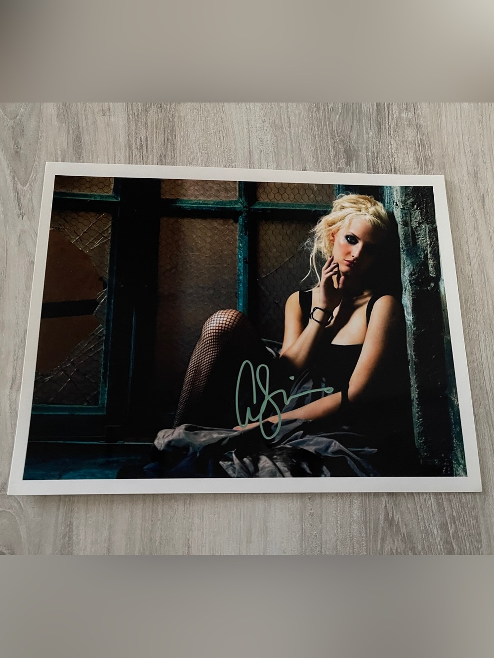 Ashlee Simpson Signed 8x10 photo